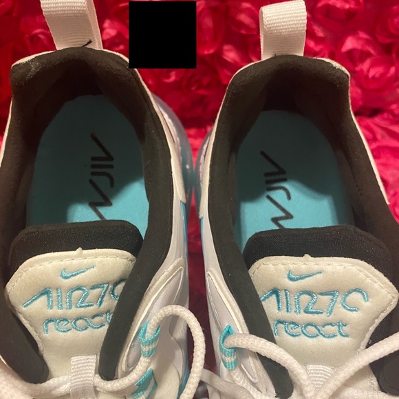 Women's Nike Air Max 270 React Shoes - Picture 5 of 10